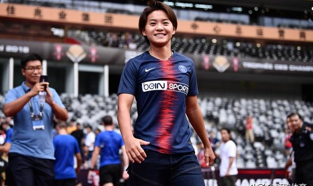  里昂女足四连冠创历史新纪录  