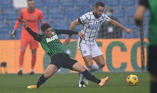  国际米兰防线重组，新援中卫完成首秀  