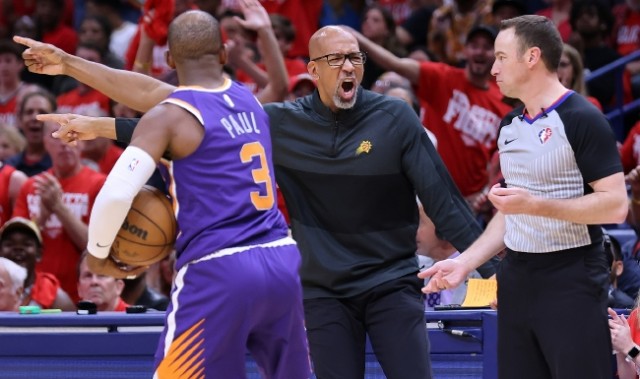  法兰克福主帅赛后批评裁判尺度  