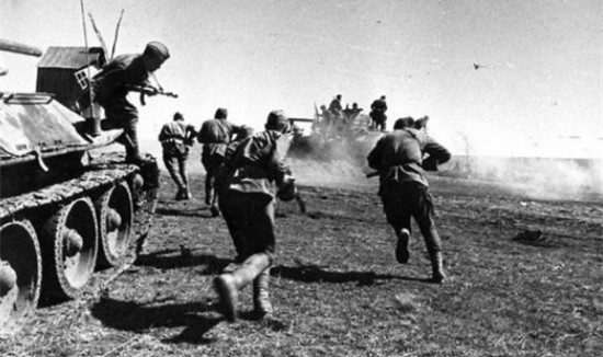  柏林联合防线失误遭升班马羞辱  