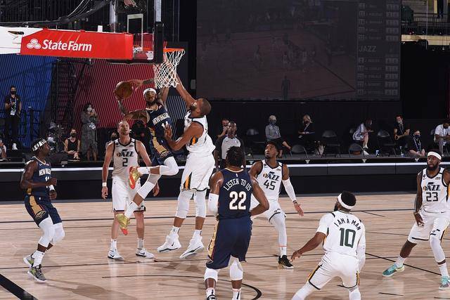  锡安空砍36分鹈鹕遭爵士逆转  