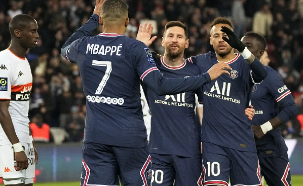  里昂客场意外负于梅斯暴露法甲防守端隐患  