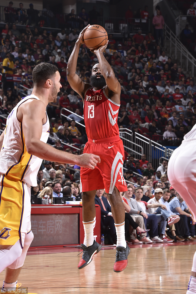  班凯罗两双魔术客场爆冷战胜湖人队