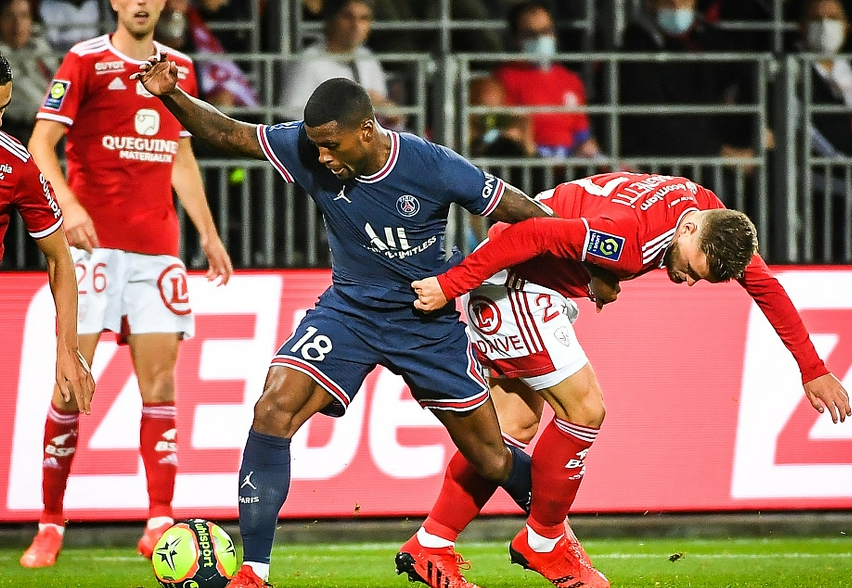  布雷斯特定位球战术显威连续零封对手